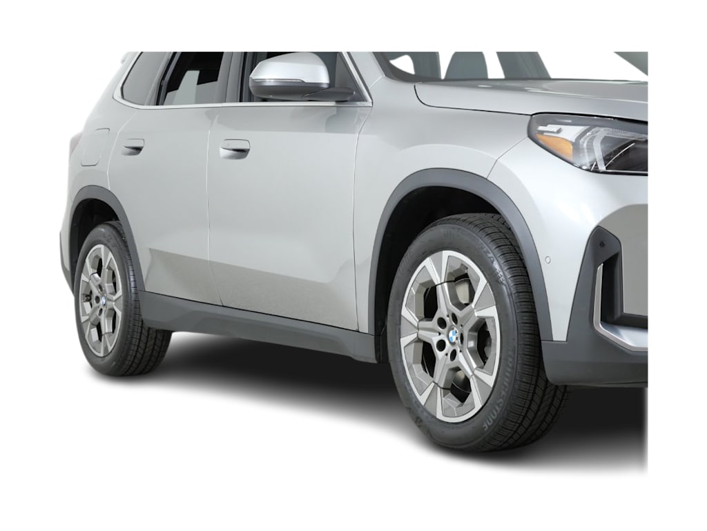 Thumbnail: 2023 BMW X1 - 17