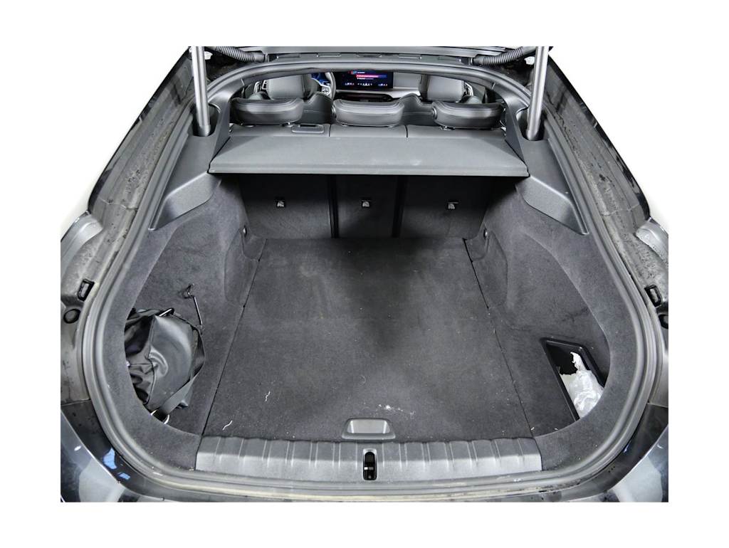 Thumbnail: 2025 BMW i4 - 15