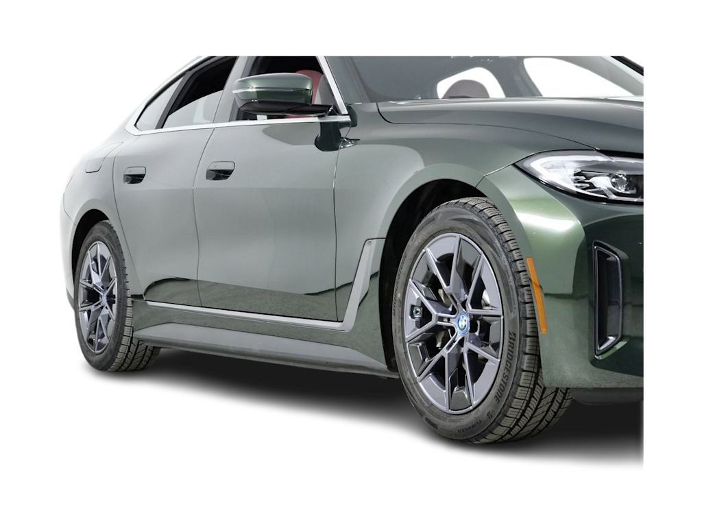 Thumbnail: 2023 BMW i4 - 18