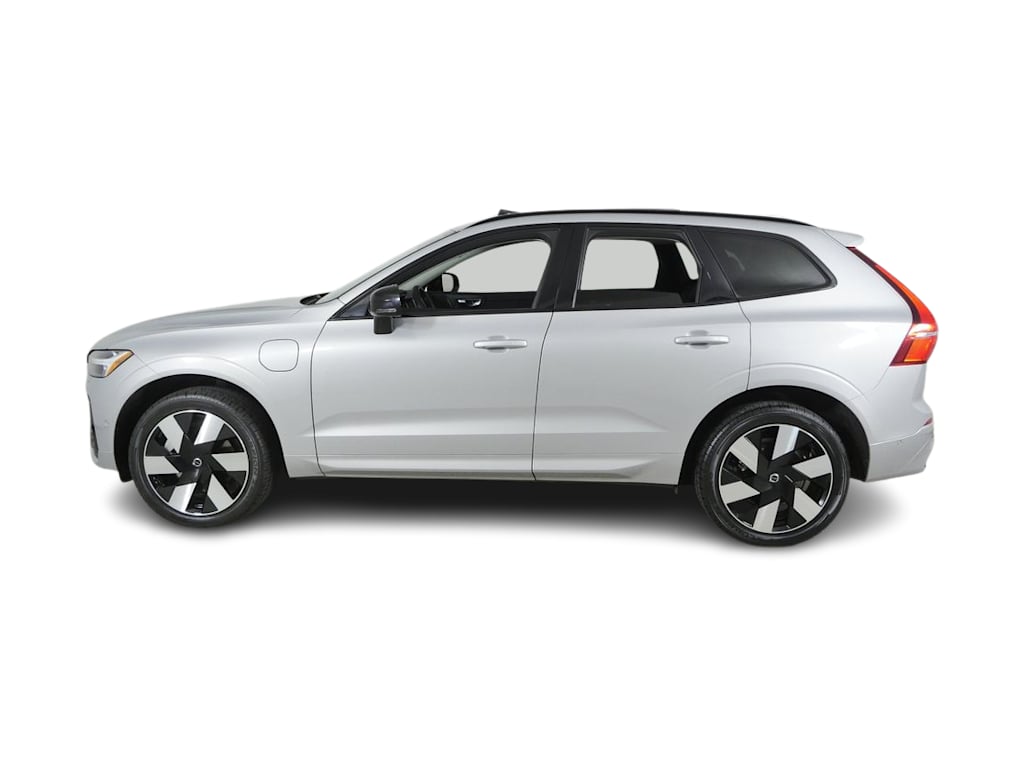 Thumbnail: 2023 Volvo XC60 - 24