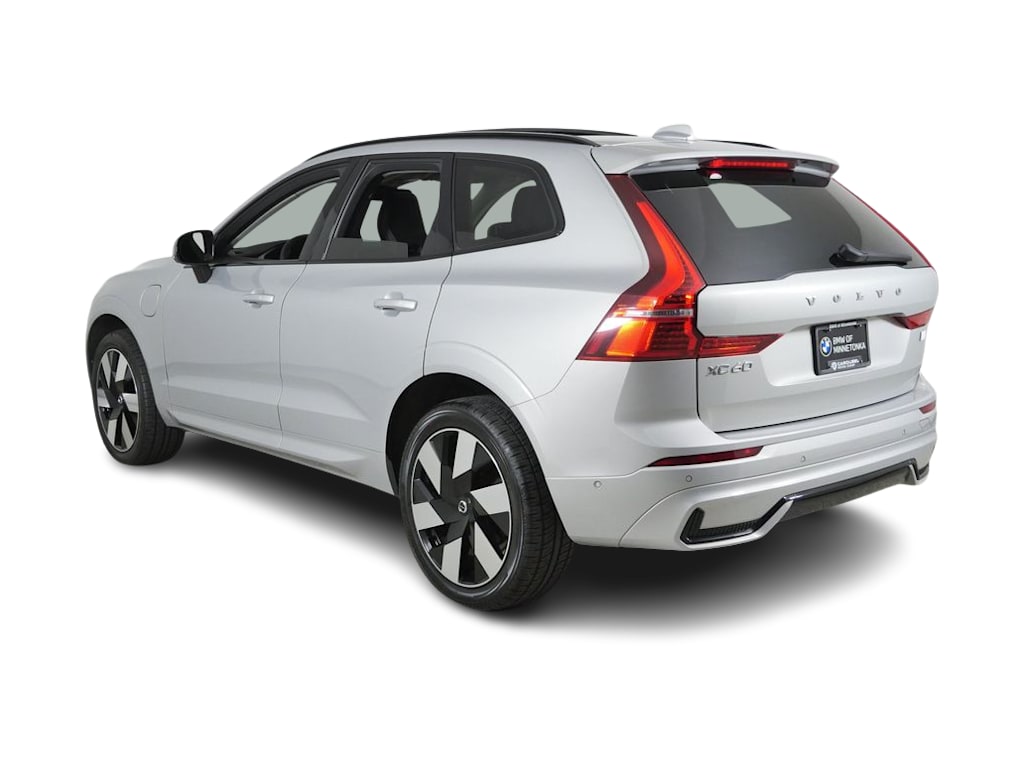 Thumbnail: 2023 Volvo XC60 - 4