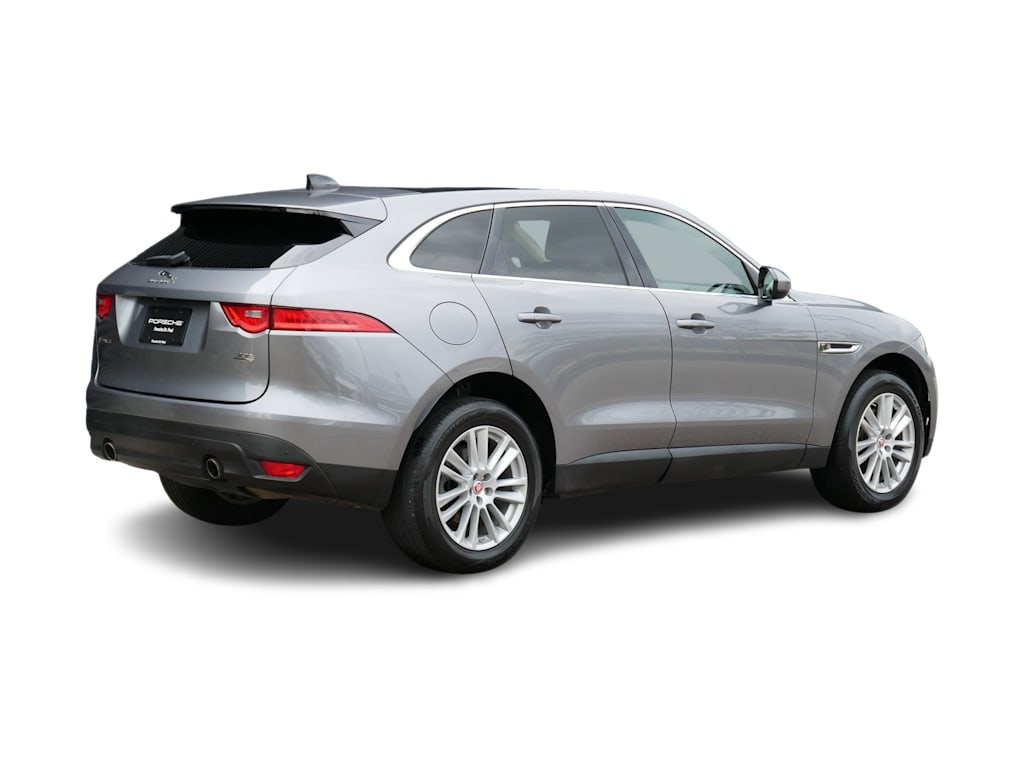 Thumbnail: 2020 Jaguar F-Pace - 24