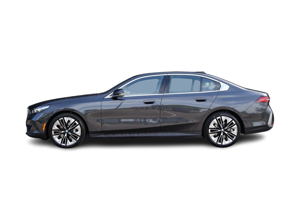 Thumbnail: 2024 BMW 5 Series - 3