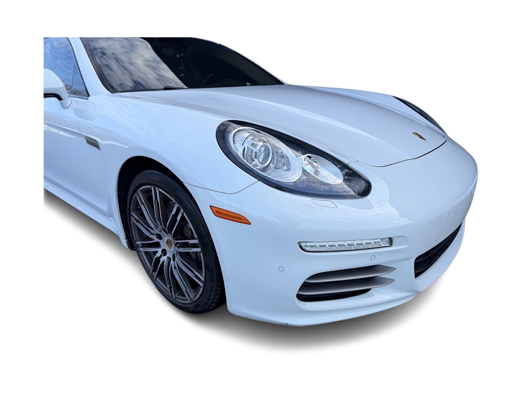 Thumbnail: 2016 Porsche Panamera - 4