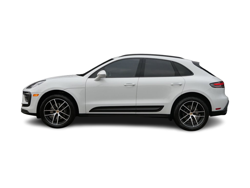 Thumbnail: 2023 Porsche Macan - 3