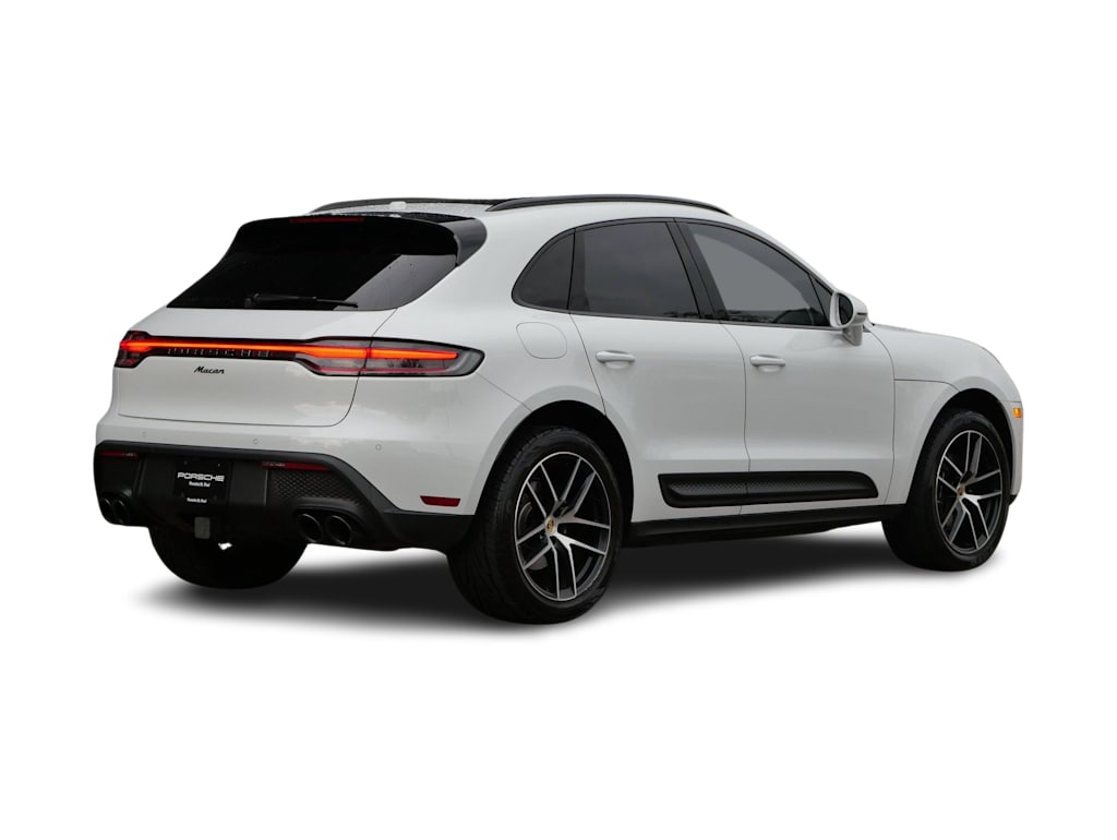 Thumbnail: 2023 Porsche Macan - 25