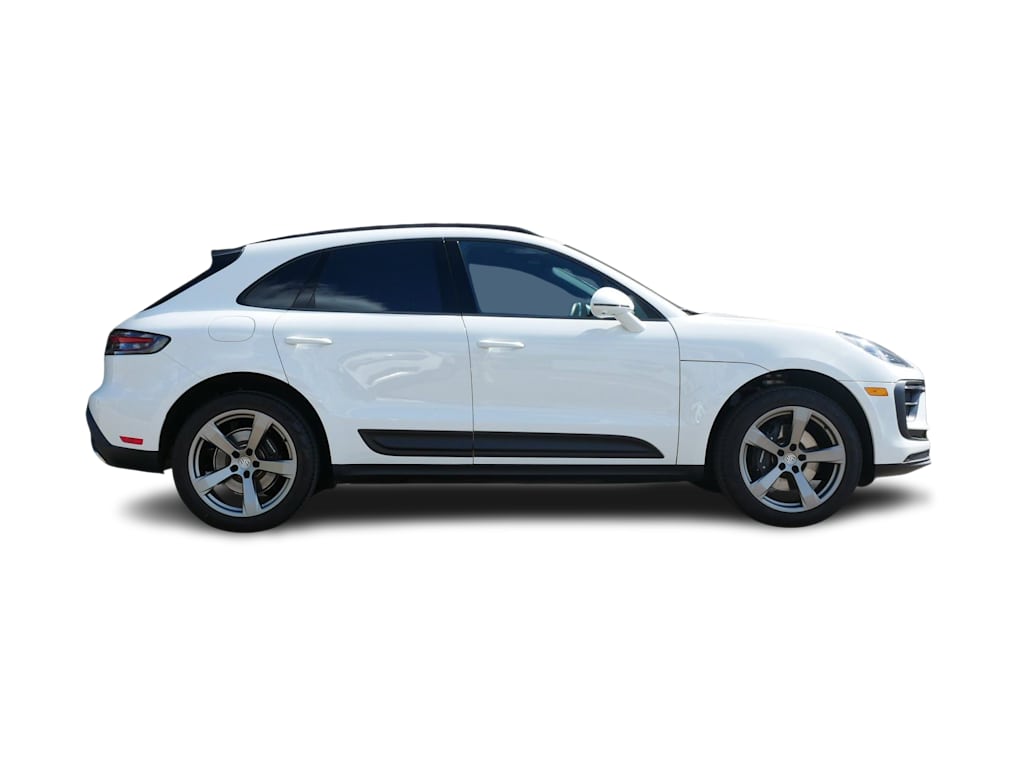 Thumbnail: 2025 Porsche Macan - 27