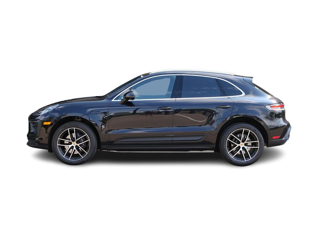 Thumbnail: 2026 Porsche Macan - 3