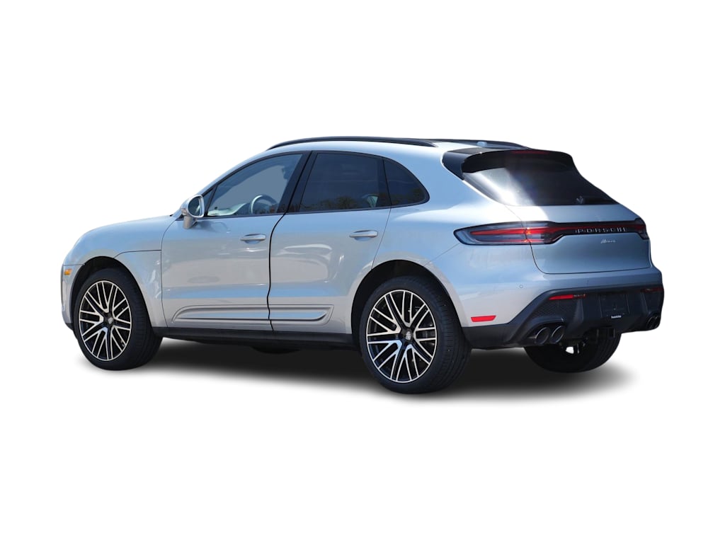 Thumbnail: 2026 Porsche Macan - 4
