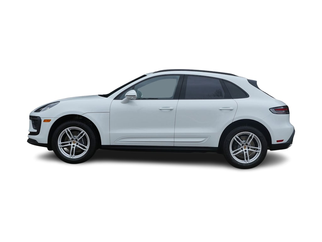 Thumbnail: 2026 Porsche Macan - 3