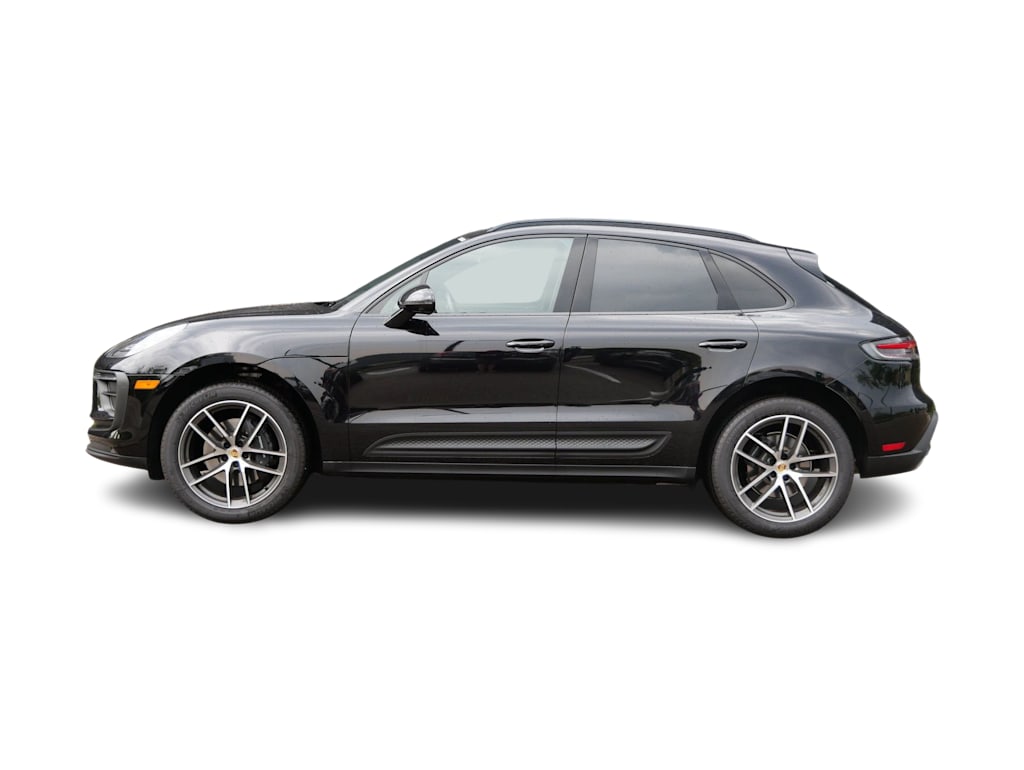 Thumbnail: 2026 Porsche Macan - 3