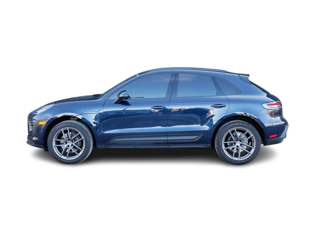 2023 Porsche Macan T 3