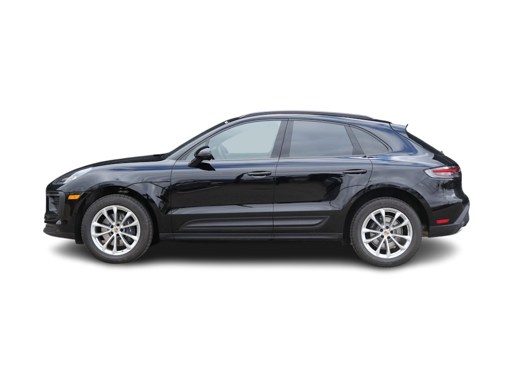 Thumbnail: 2026 Porsche Macan - 3