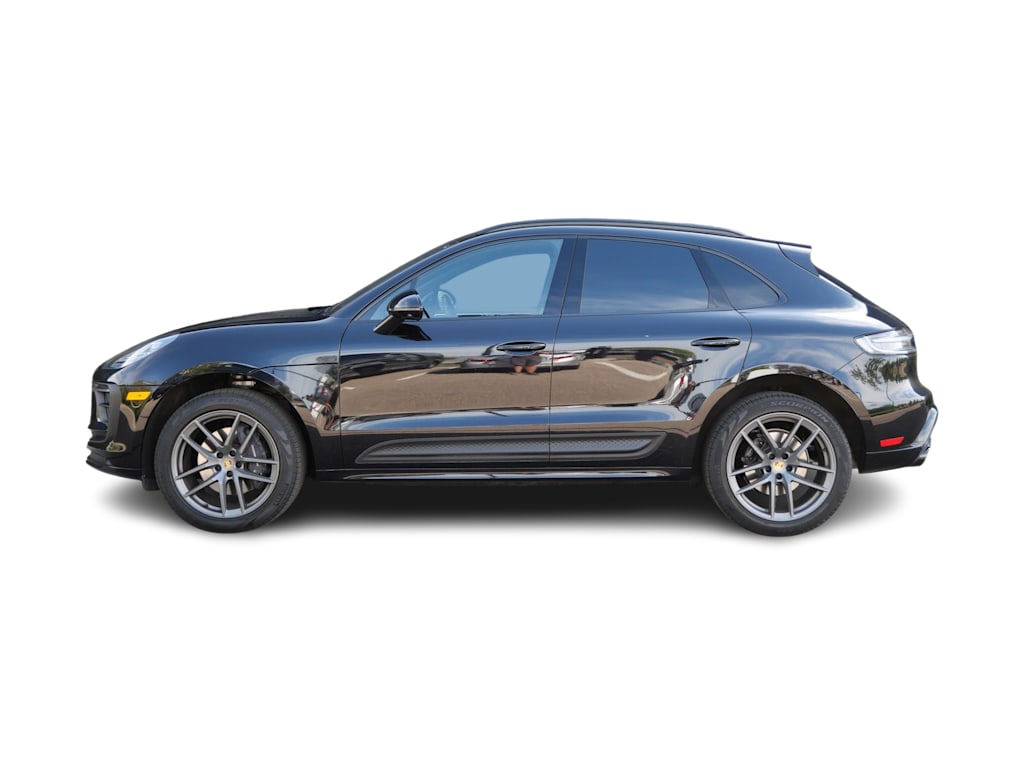 Thumbnail: 2023 Porsche Macan - 3