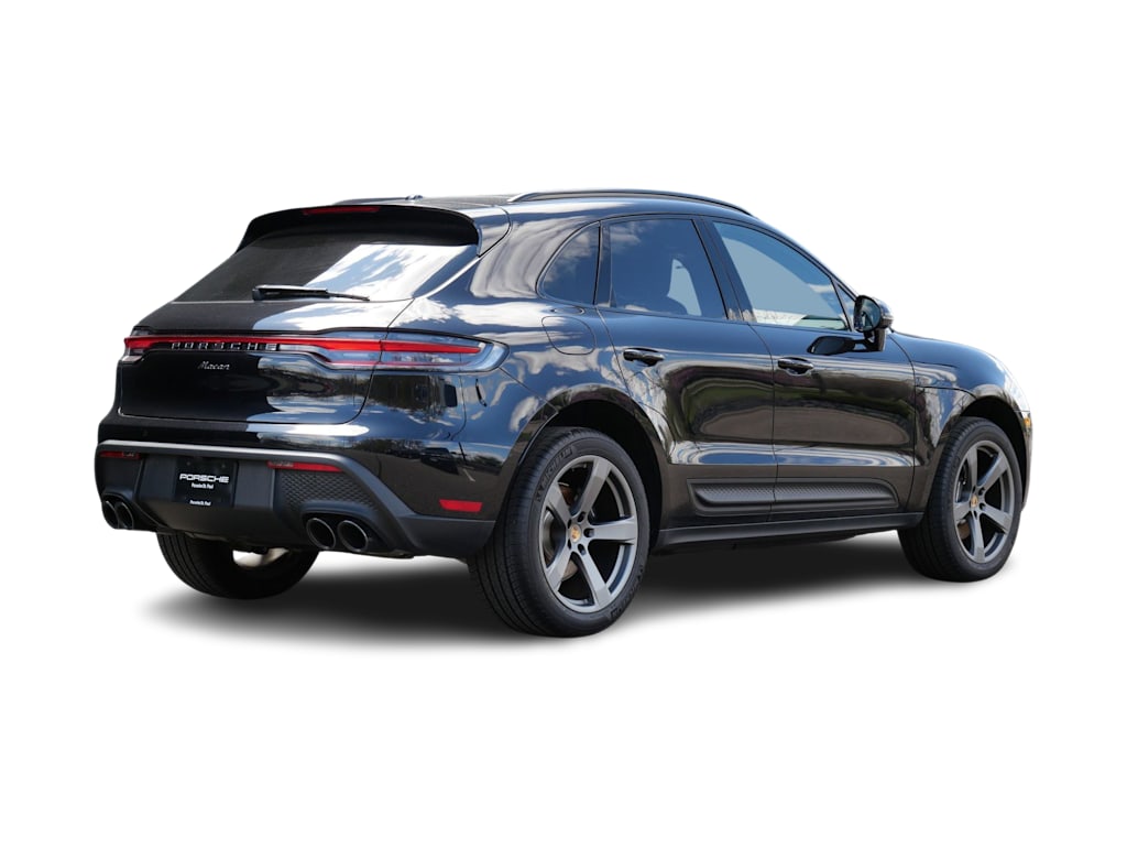 Thumbnail: 2026 Porsche Macan - 25