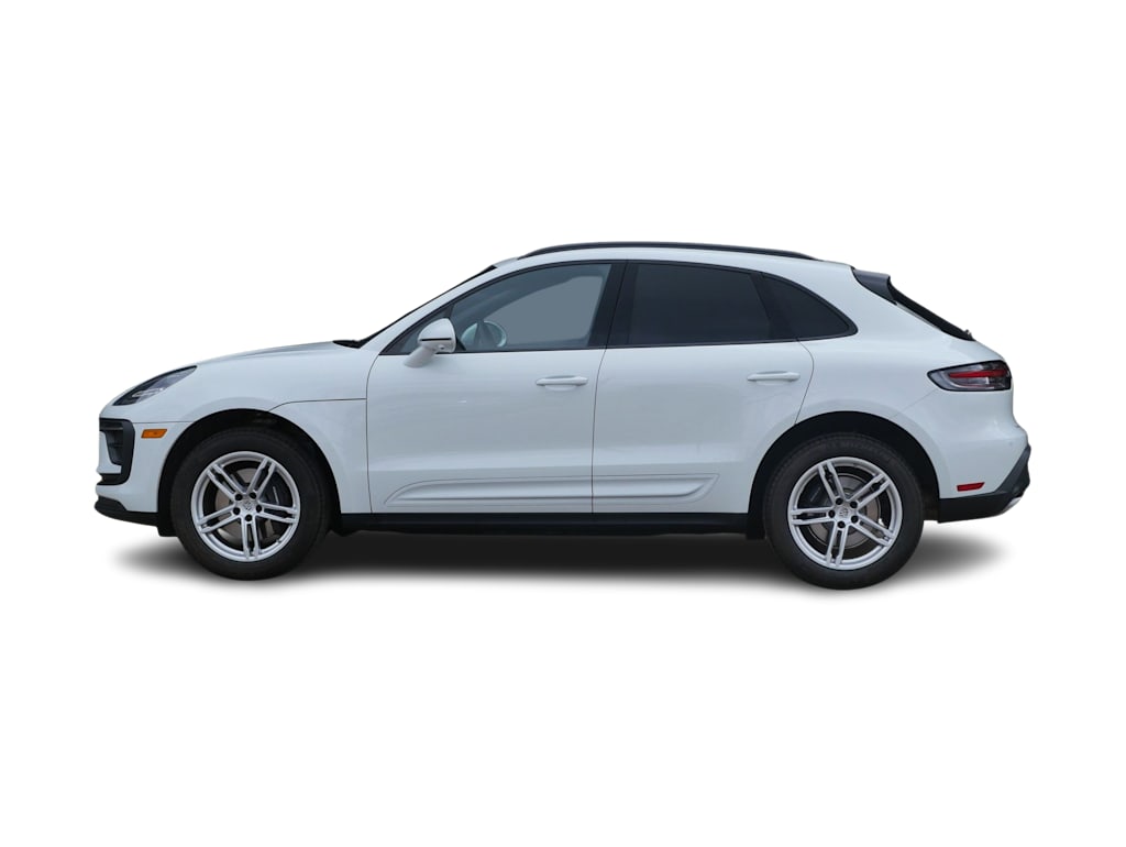 Thumbnail: 2026 Porsche Macan - 3