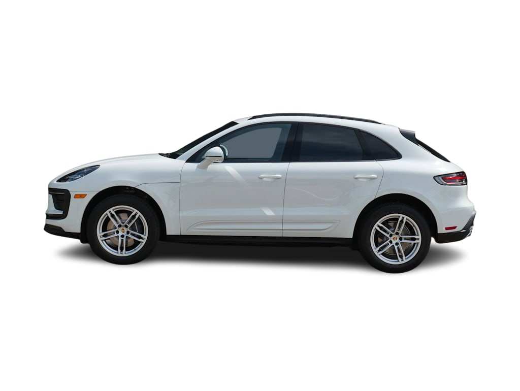 Thumbnail: 2026 Porsche Macan - 3