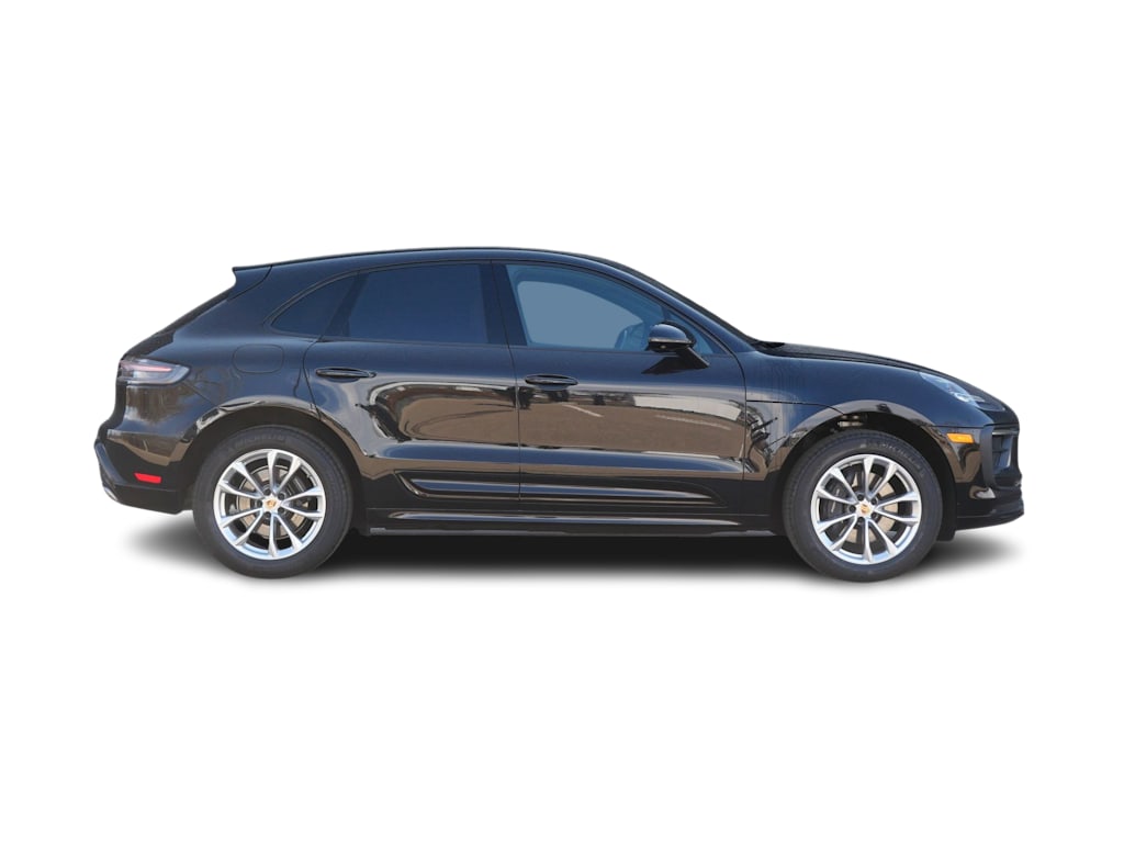 Thumbnail: 2024 Porsche Macan - 25