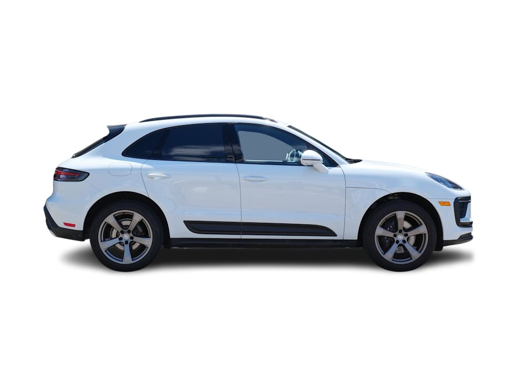 Thumbnail: 2025 Porsche Macan - 27