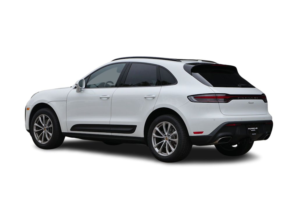 Thumbnail: 2026 Porsche Macan - 4