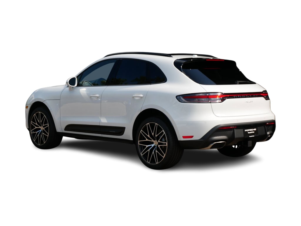 Thumbnail: 2026 Porsche Macan - 4