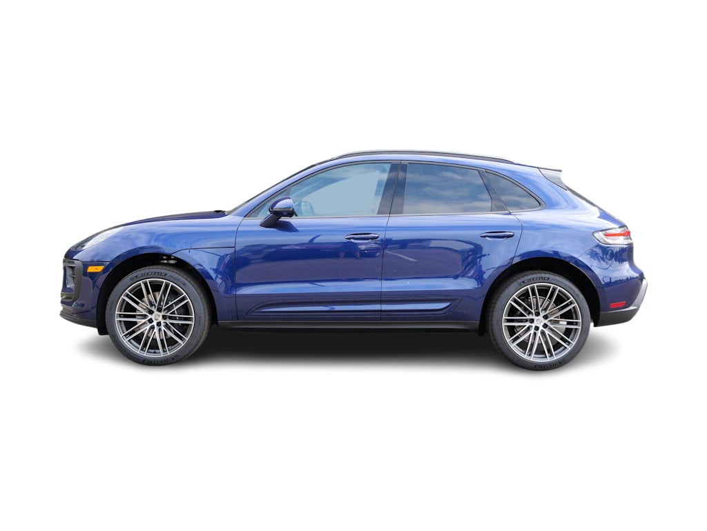 Thumbnail: 2026 Porsche Macan - 3