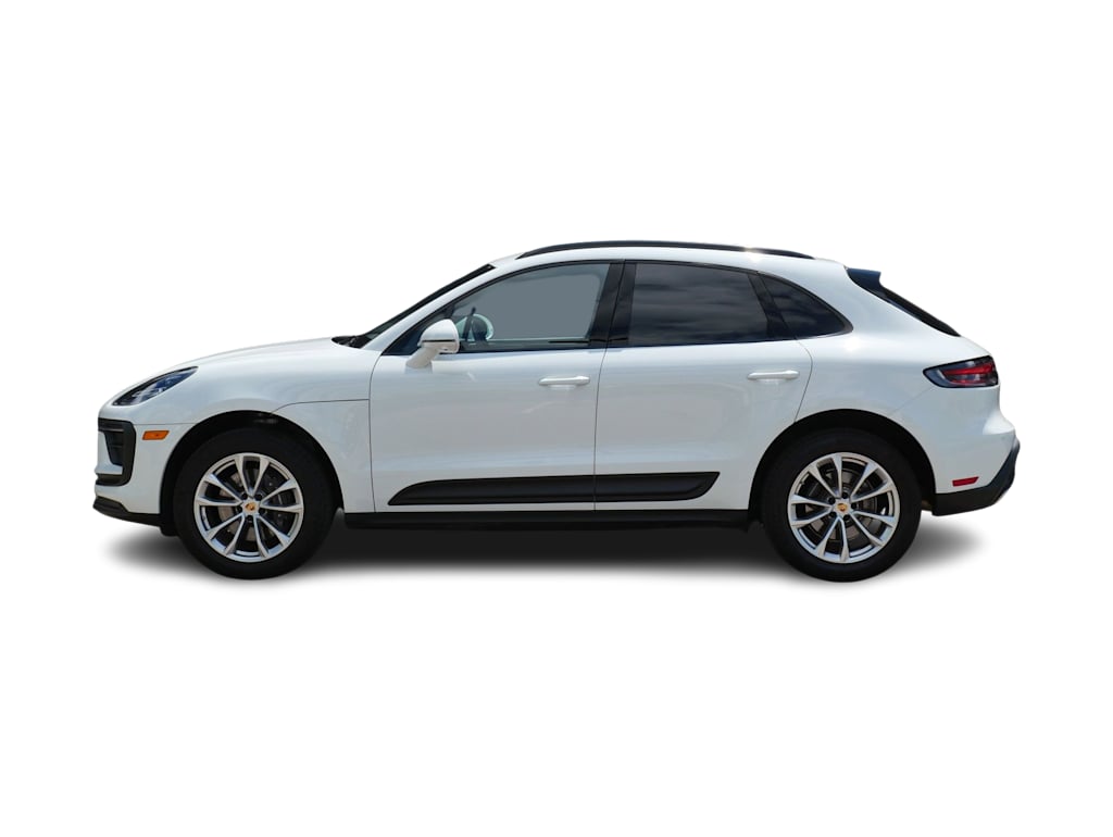 Thumbnail: 2025 Porsche Macan - 3