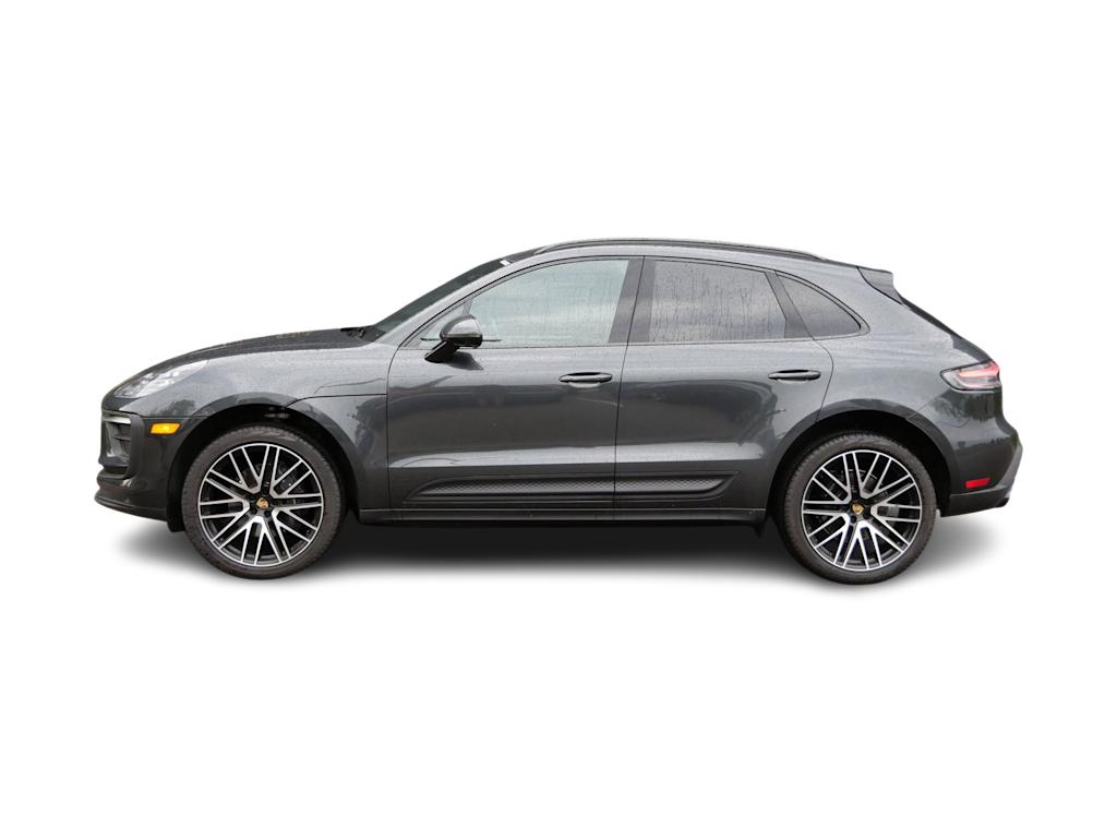 Thumbnail: 2026 Porsche Macan - 3