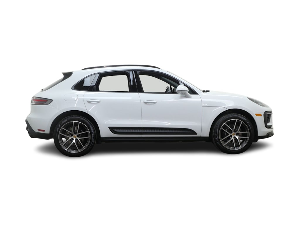 Thumbnail: 2025 Porsche Macan - 14