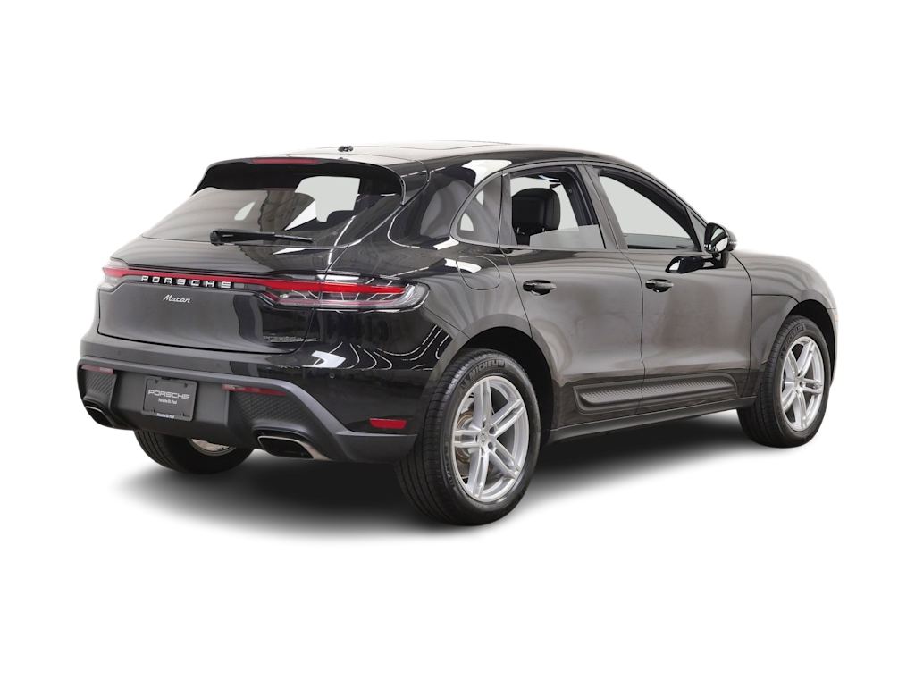 Thumbnail: 2025 Porsche Macan - 12