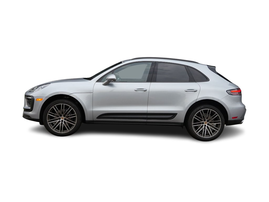 Thumbnail: 2026 Porsche Macan - 3