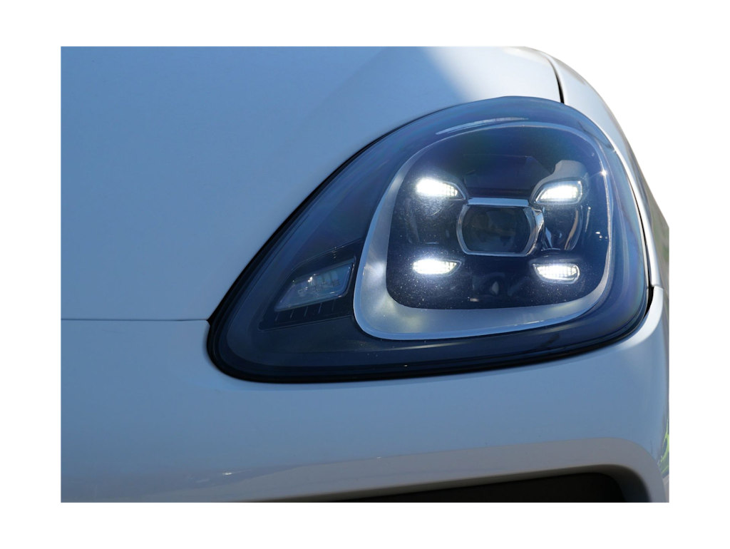 Thumbnail: 2021 Porsche Cayenne - 4
