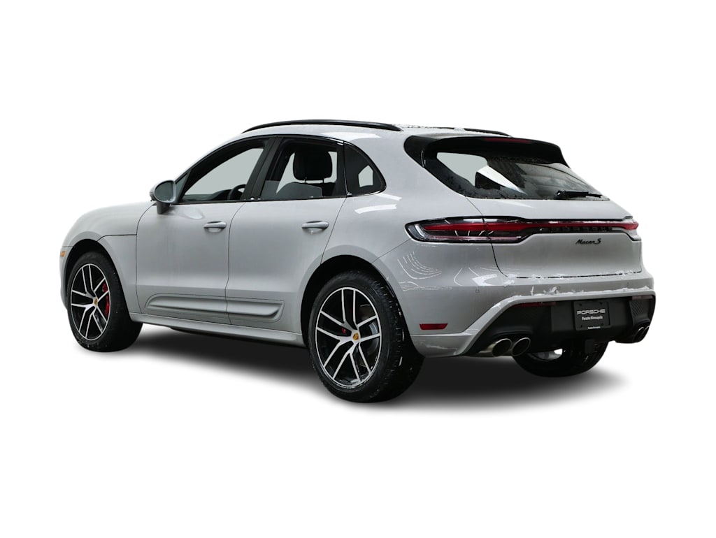 Thumbnail: 2026 Porsche Macan - 4