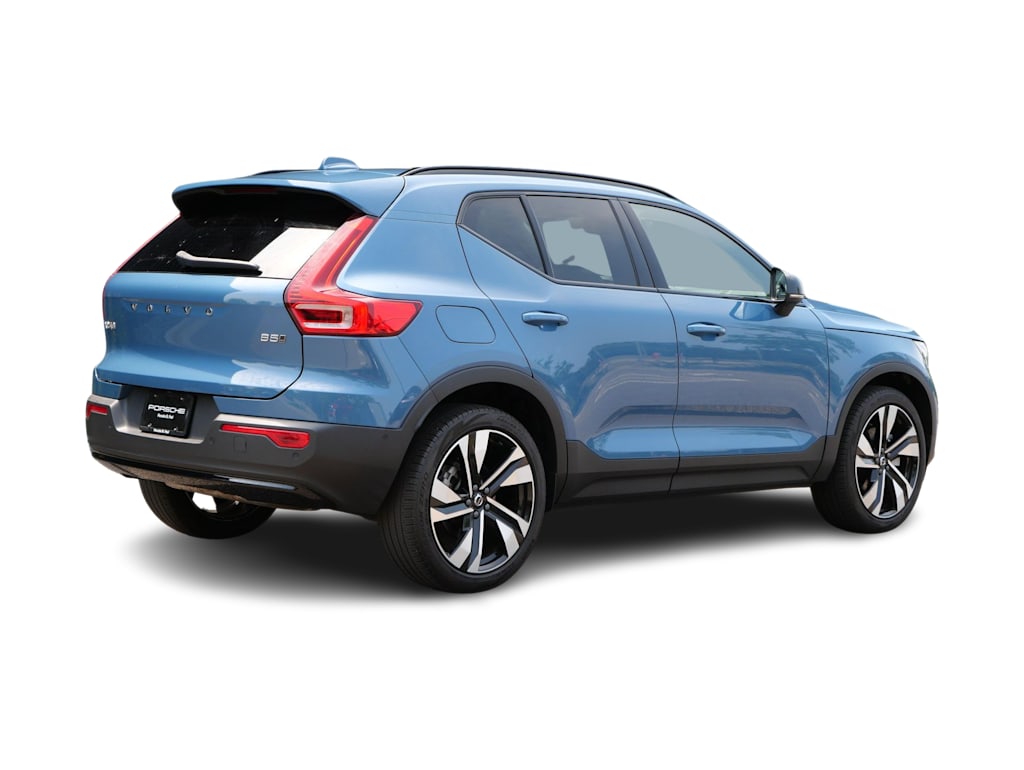 Thumbnail: 2025 Volvo XC40 - 25
