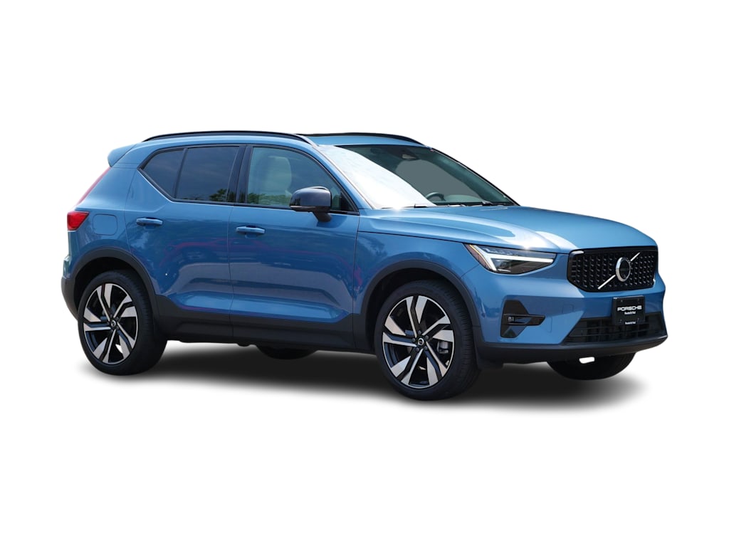 Thumbnail: 2025 Volvo XC40 - 27