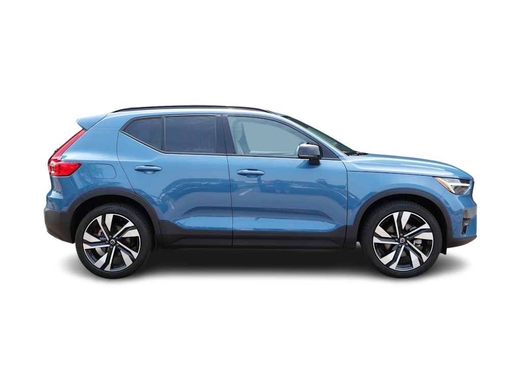 Thumbnail: 2025 Volvo XC40 - 26