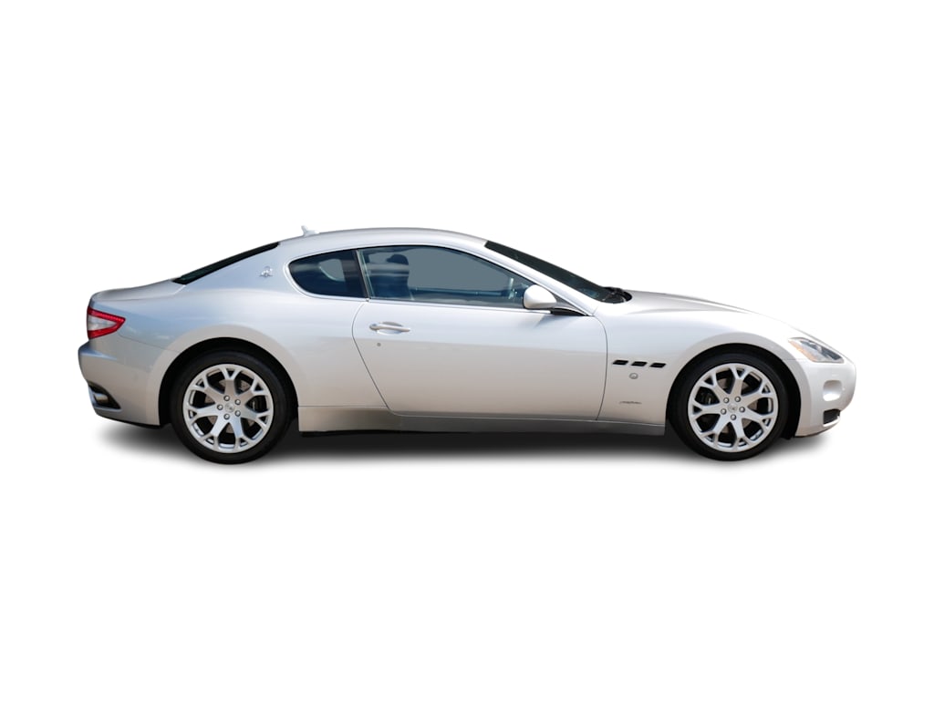 Thumbnail: 2011 Maserati GranTurismo - 25