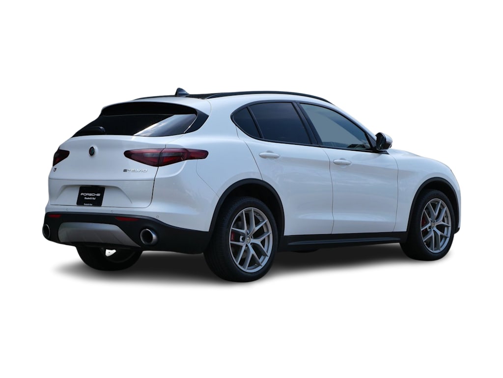 Thumbnail: 2018 Alfa Romeo Stelvio - 24