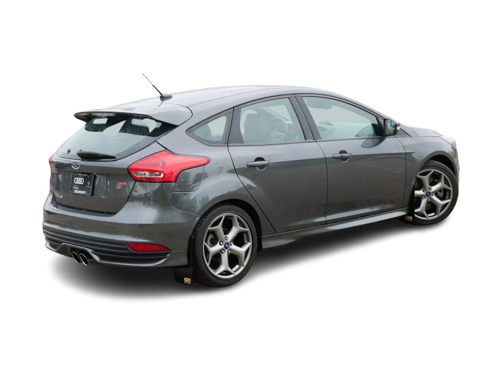 Thumbnail: 2017 Ford Focus - 12