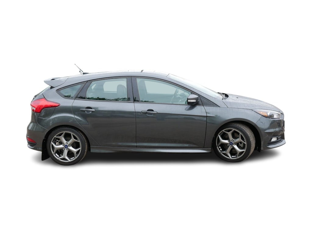Thumbnail: 2017 Ford Focus - 13