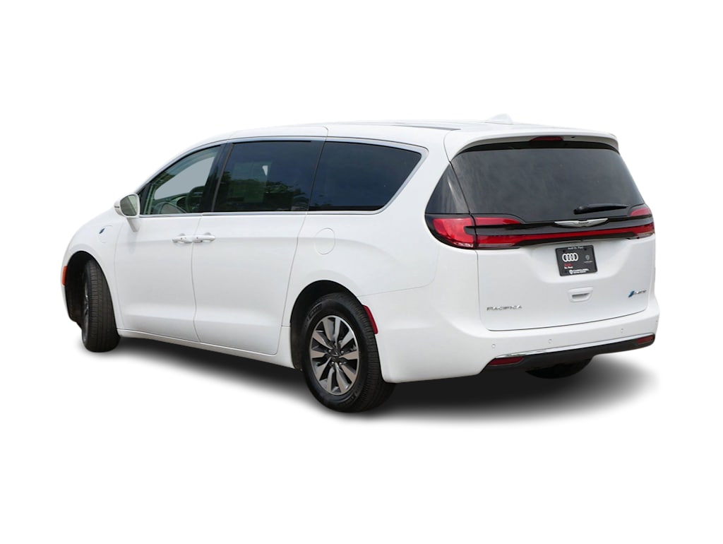 Thumbnail: 2022 Chrysler Pacifica - 4