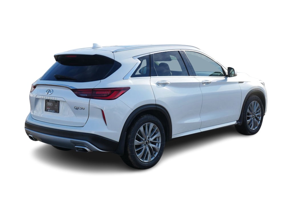 Thumbnail: 2023 INFINITI QX50 - 10