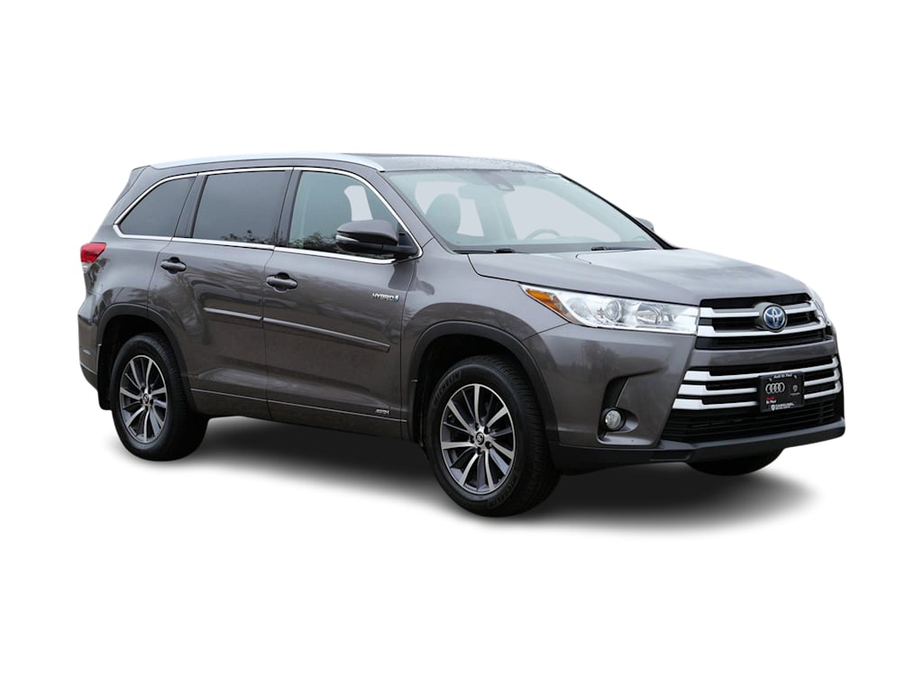 Thumbnail: 2017 Toyota Highlander - 16