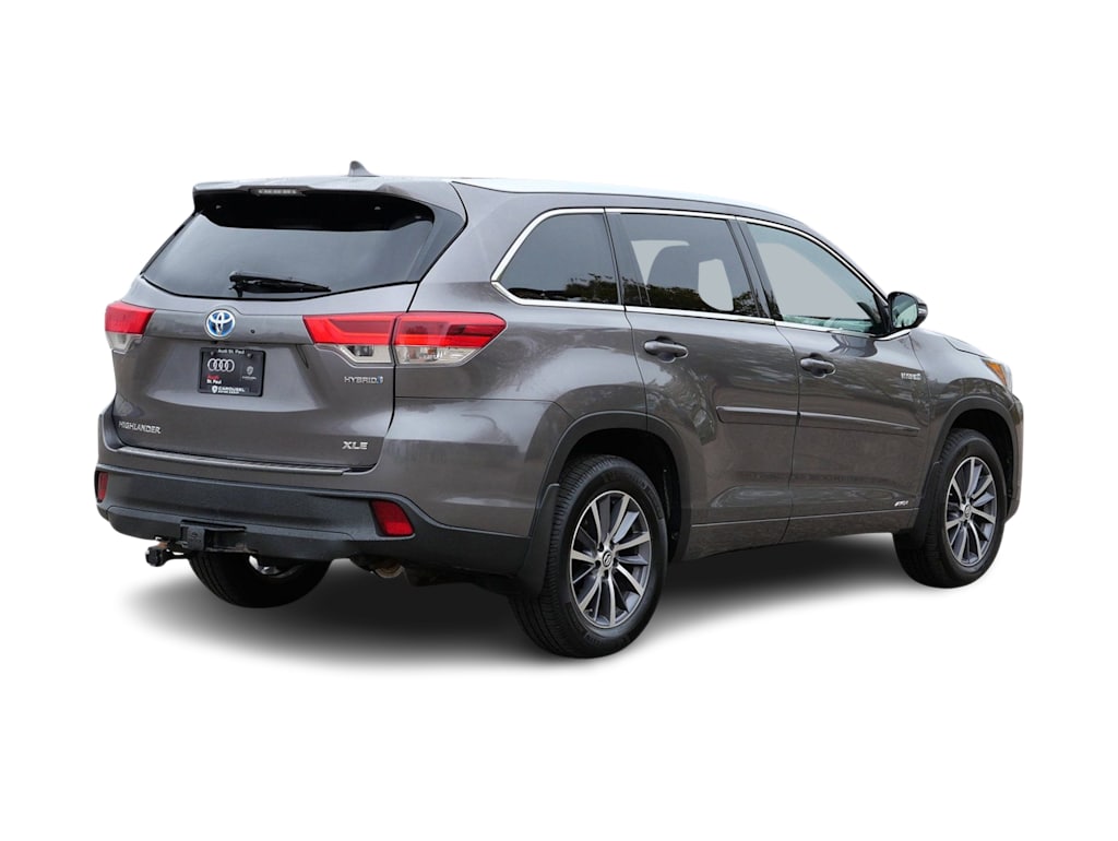 Thumbnail: 2017 Toyota Highlander - 14