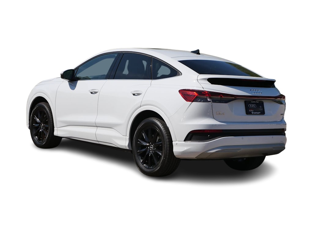 Thumbnail: 2022 Audi Q4 e-tron - 4