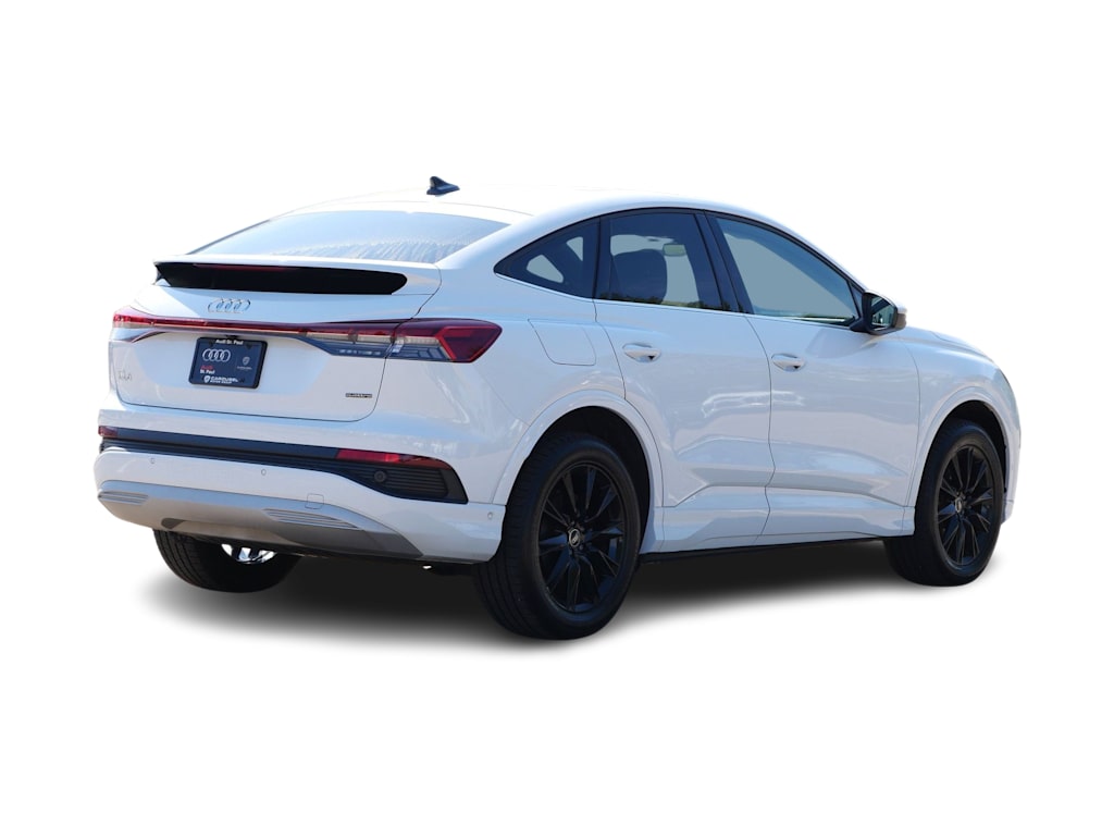 Thumbnail: 2022 Audi Q4 e-tron - 9