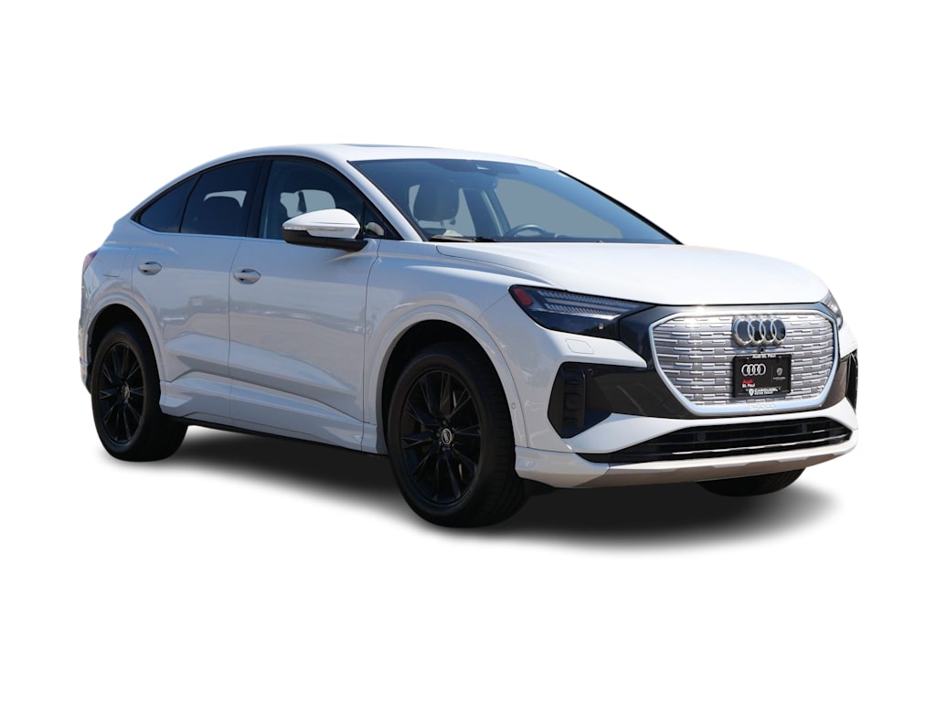 Thumbnail: 2022 Audi Q4 e-tron - 11