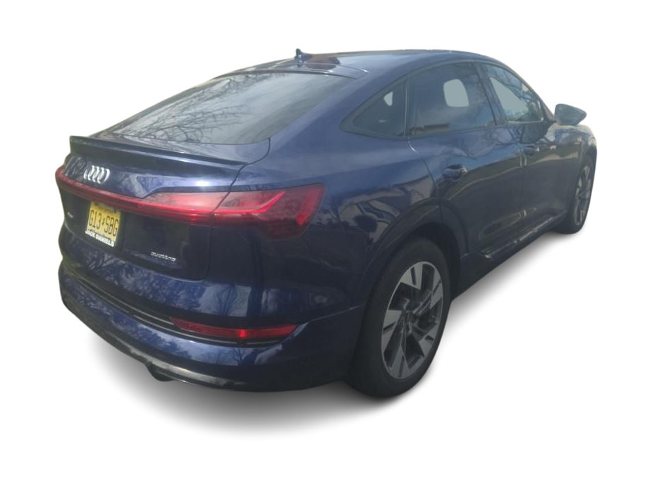 Thumbnail: 2023 Audi e-tron - 9