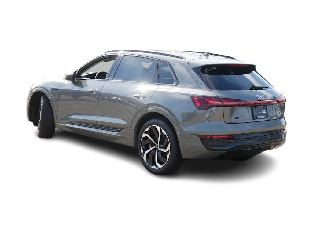 Thumbnail: 2024 Audi Q8 e-tron - 4