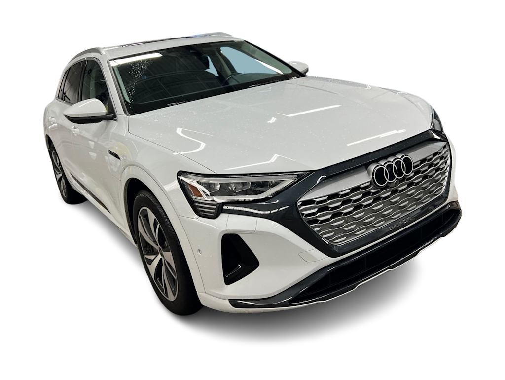 Thumbnail: 2024 Audi Q8 e-tron - 4